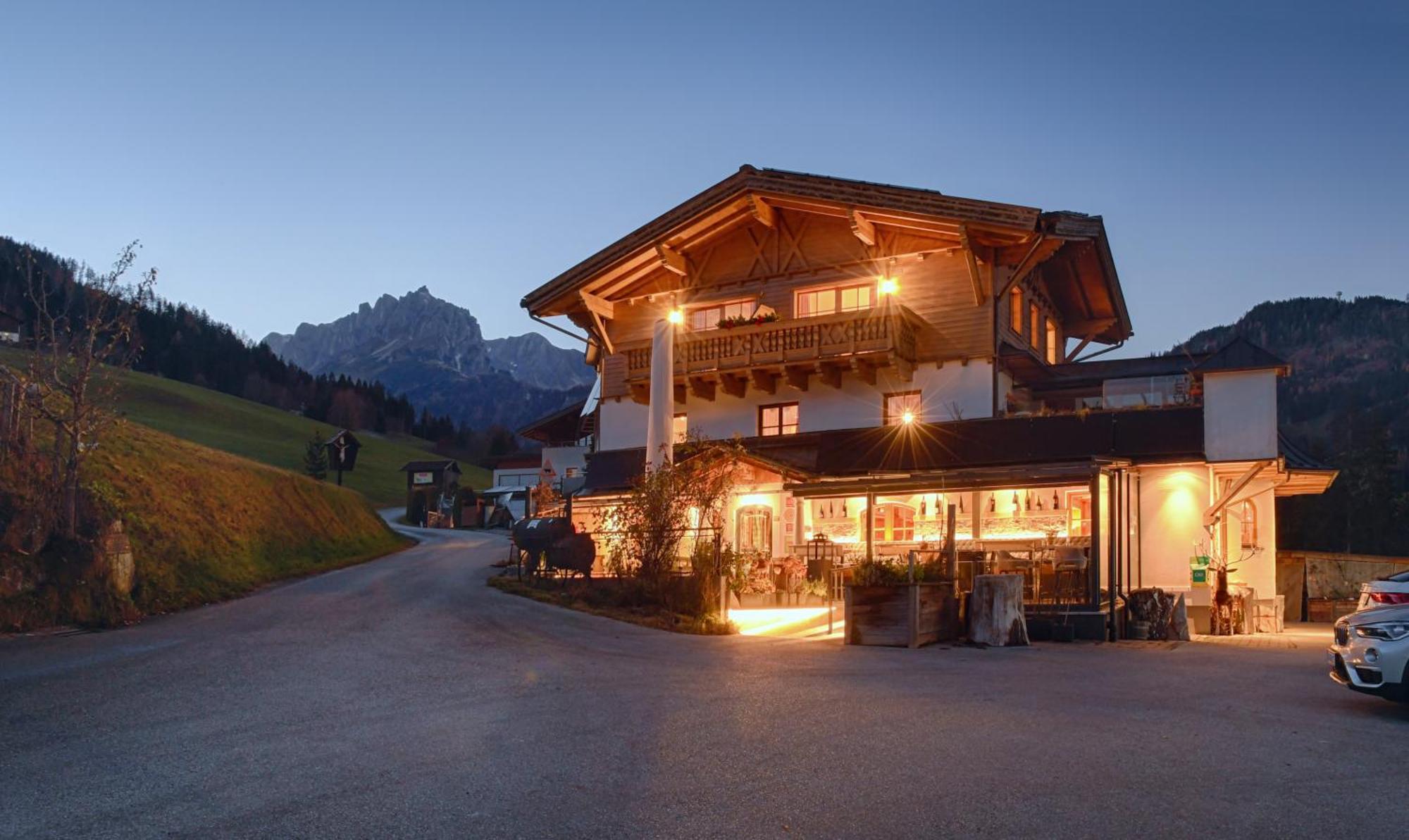 Hotel Und Alpen Apartments Mit Sauna - Buerglhoeh Bischofshofen Exterior photo